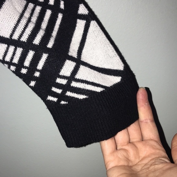 New York & Company 7th Avenue Design Studio Cardigan Size Large​​ - Picture 3 of 6